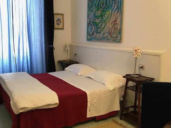 B&B Nike - Rooms Only : photo 4 de la chambre chambre double ou lits jumeaux avec balcon