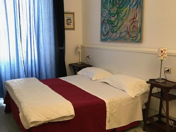 B&B Nike - Rooms Only : photo 6 de la chambre chambre double ou lits jumeaux avec balcon