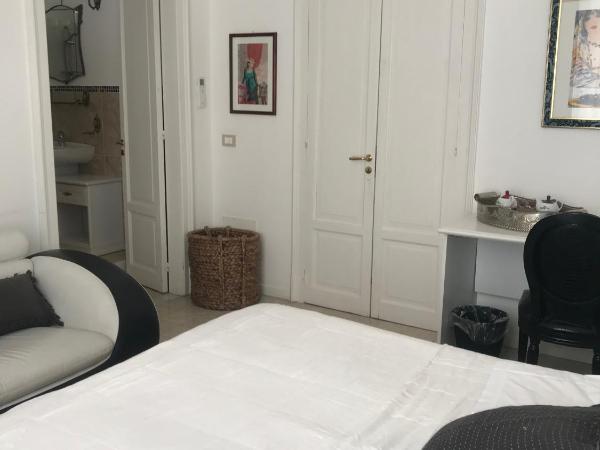 B&B Nike - Rooms Only : photo 2 de la chambre chambre double ou lits jumeaux avec balcon - vue sur mer