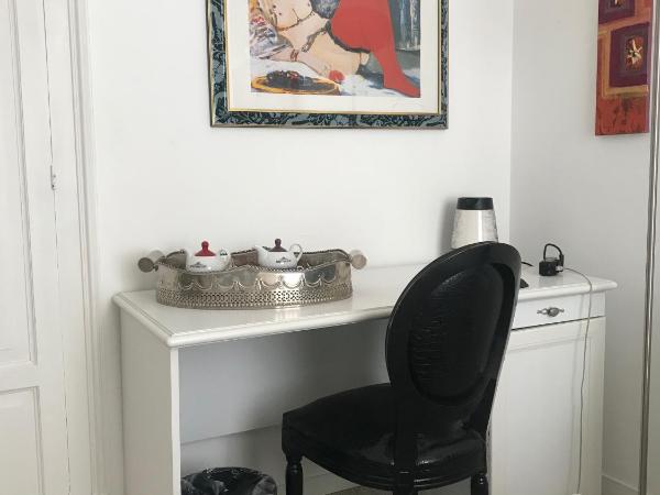 B&B Nike - Rooms Only : photo 9 de la chambre chambre double ou lits jumeaux avec balcon - vue sur mer