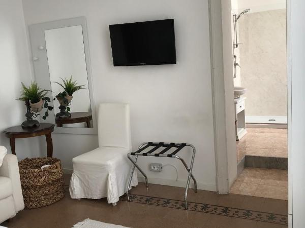 B&B Nike - Rooms Only : photo 3 de la chambre chambre supérieure avec balcon et vue sur la mer