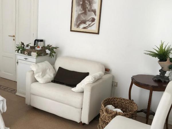 B&B Nike - Rooms Only : photo 5 de la chambre chambre supérieure avec balcon et vue sur la mer