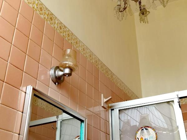 The Roof Backpackers : photo 6 de la chambre chambre double avec salle de bains privative