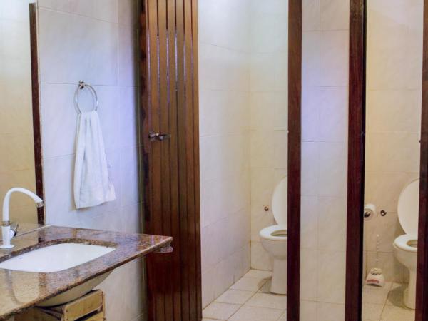 The Eco Palace Hostel : photo 4 de la chambre lit simple dans dortoir de 10 lits