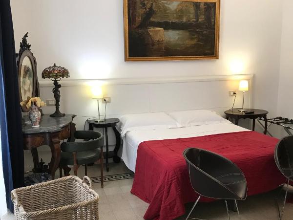 B&B Nike - Rooms Only : photo 8 de la chambre chambre triple avec balcon