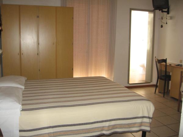Hotel Eleonora : photo 3 de la chambre chambre triple