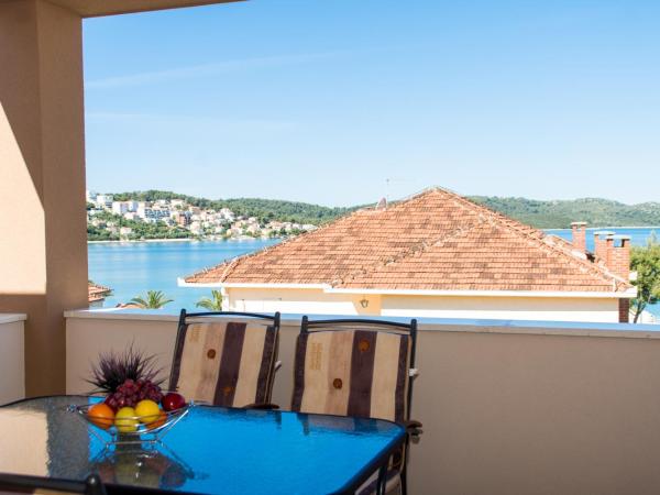 Apartments Ploka : photo 2 de la chambre appartement avec terrasse