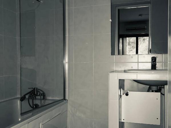 Hôtel Le Pescadou : photo 6 de la chambre chambre double avec balcon