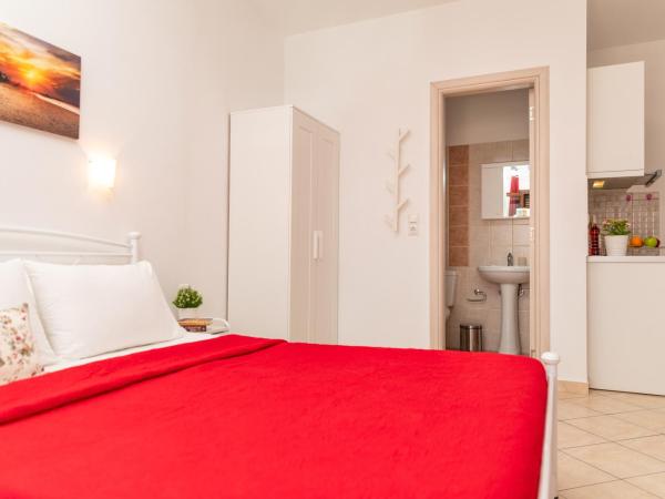 NAXOS DIAMOND Studios Apartments : photo 1 de la chambre chambre triple