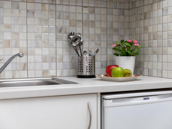 NAXOS DIAMOND Studios Apartments : photo 7 de la chambre chambre quadruple