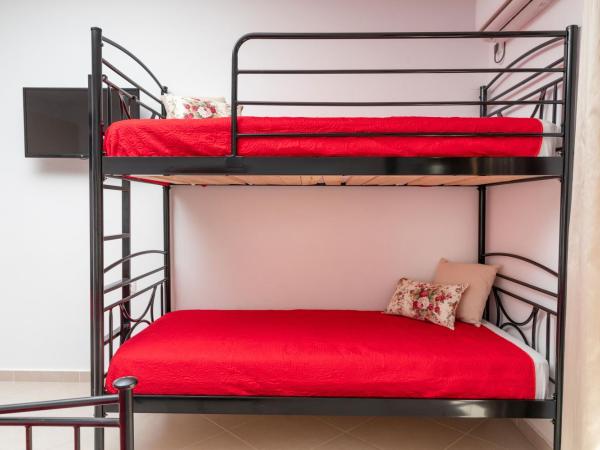 NAXOS DIAMOND Studios Apartments : photo 4 de la chambre chambre quadruple Économique