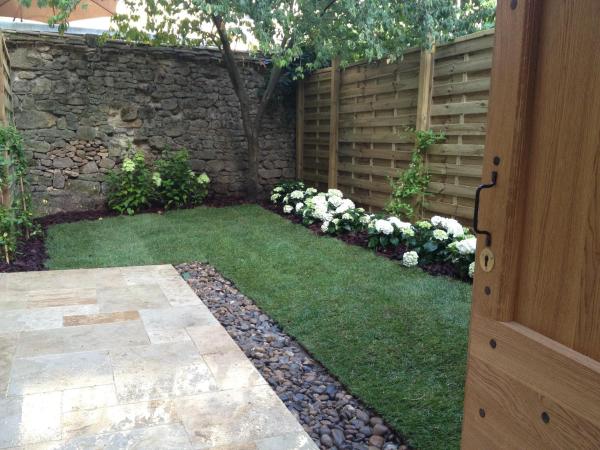 Le Porche de Sarlat : photo 3 de la chambre studio avec jardin privé - 6 cours des fontaines