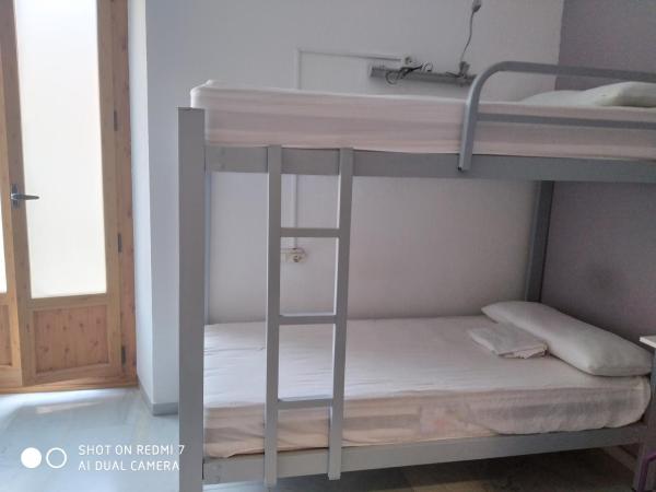 Granada Old Town Hostel : photo 6 de la chambre lit superposé dans dortoir de 4 lits