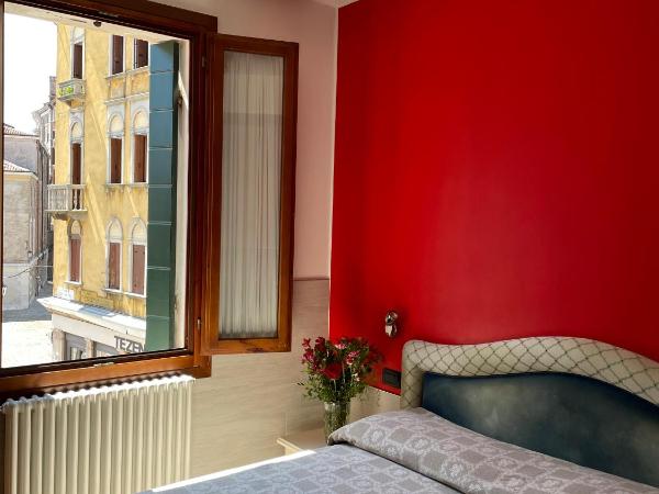 Hotel San Geremia : photo 4 de la chambre chambre double avec vue