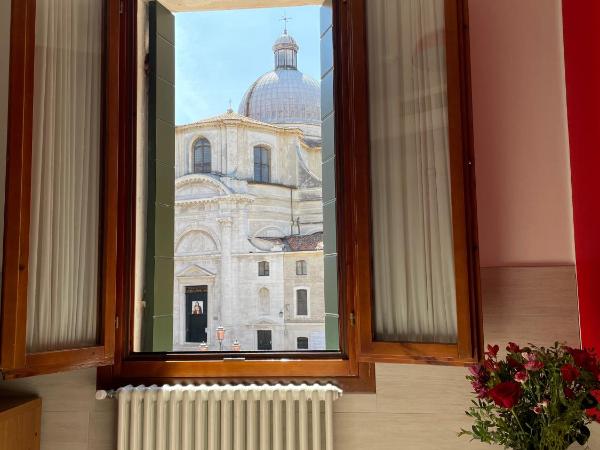 Hotel San Geremia : photo 7 de la chambre chambre double avec vue