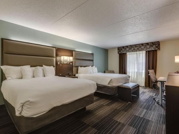 Club Hotel Nashville Inn & Suites : photo 3 de la chambre chambre 2 lits queen-size deluxe avec balcon/terrasse