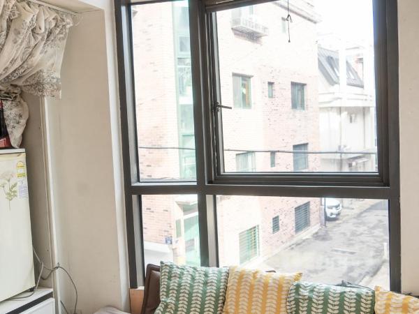 Myeongdong Artmonstay : photo 5 de la chambre chambre familiale de luxe en duplex