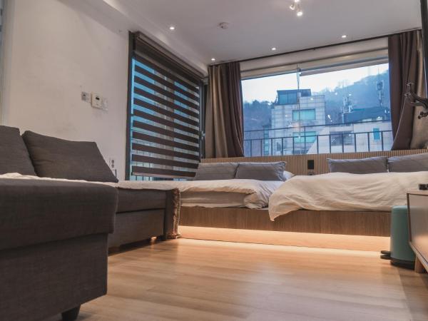 Myeongdong Artmonstay : photo 2 de la chambre chambre familiale de luxe