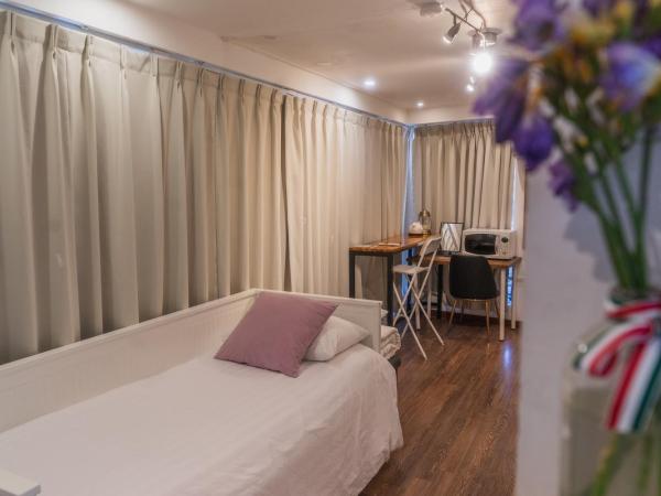 Myeongdong Artmonstay : photo 5 de la chambre chambre familiale avec terrasse
