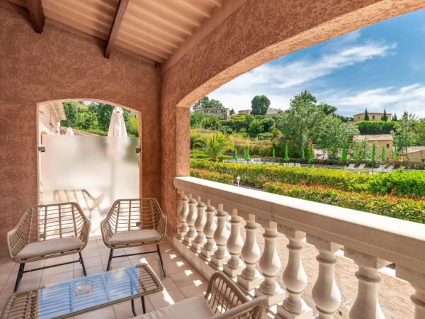 Les Bastides Saint Paul : photo 9 de la chambre chambre quadruple