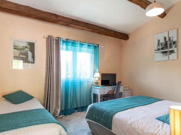 Les Bastides Saint Paul : photo 7 de la chambre chambre triple confort