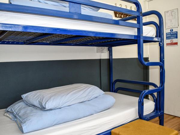 The Woodquay Hostel : photo 1 de la chambre lit simple dans dortoir à 6 lits