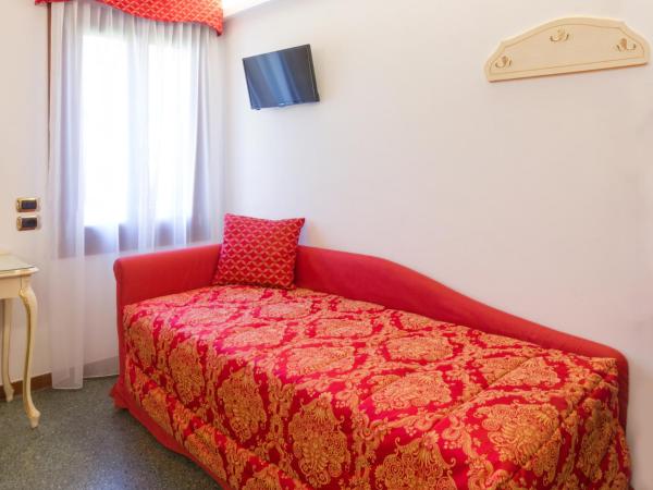 Hotel Leonardo : photo 2 de la chambre chambre triple supérieure