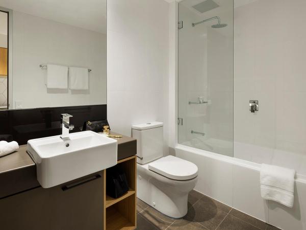 Quest Port Adelaide : photo 8 de la chambre appartement 2 chambres avec balcon