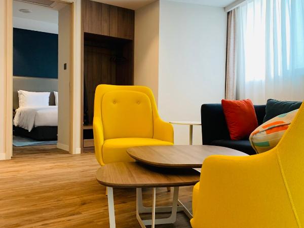 Holiday Inn Express Chongqing Airport Zone, an IHG Hotel : photo 3 de la chambre suite lit king-size – non-fumeurs