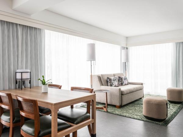 Holiday Inn Express St. Louis Central West End, an IHG Hotel : photo 5 de la chambre suite lit king-size – non-fumeurs