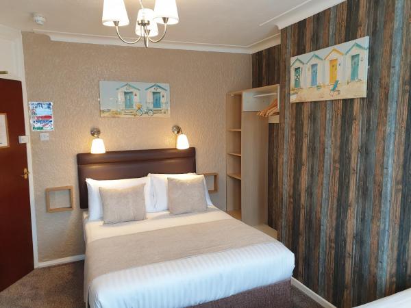 Corona Blackpool : photo 10 de la chambre chambre familiale (2 adultes + 1 enfant)