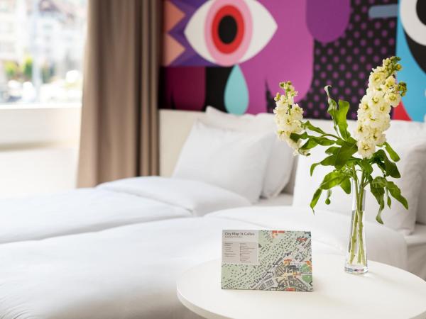 B&B HOTEL St Gallen : photo 1 de la chambre chambre lits jumeaux