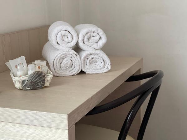 Hotel Orlov Rimini : photo 6 de la chambre chambre familiale avec accès à la plage