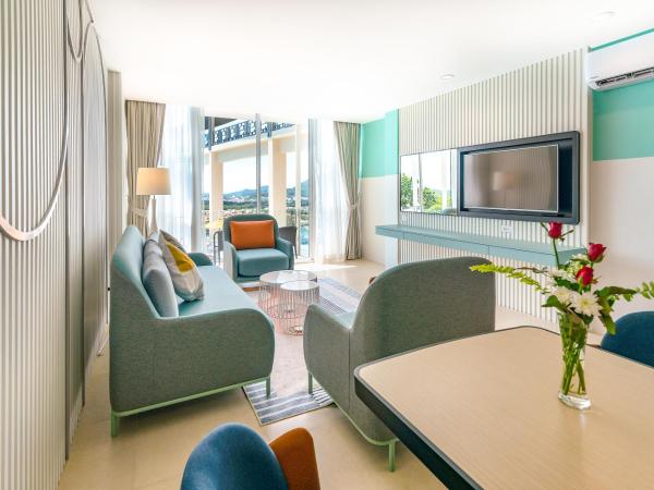 Hilltop Wellness Resort : photo 6 de la chambre suite avec balcon - vue sur piscine