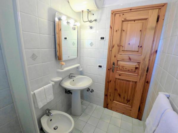 Pensione Casa Verde : photo 5 de la chambre chambre familiale