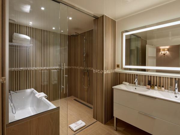Majestic Hotel Spa - Champs Elysées : photo 6 de la chambre suite familiale