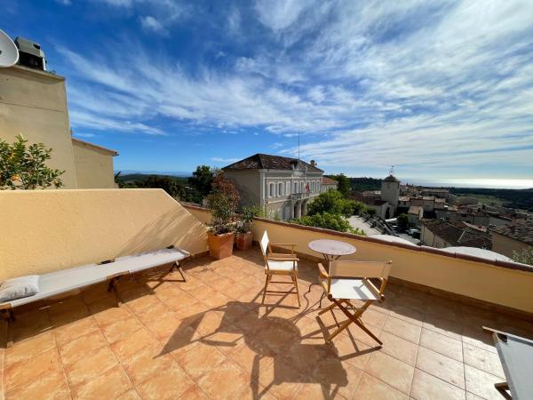 L'Écurie Du Castellas : photo 6 de la chambre chambre double deluxe avec balcon et climatisation - vue sur mer