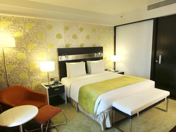 Crowne Plaza Pune City Centre, an IHG Hotel : photo 1 de la chambre king suite with stocked minibar - non-smoking