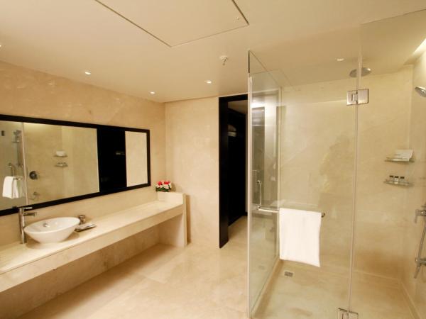 Crowne Plaza Pune City Centre, an IHG Hotel : photo 4 de la chambre suite lit king-size - fumeurs