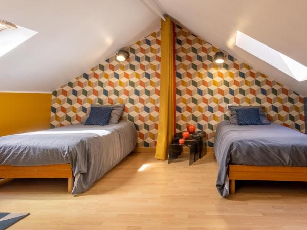 Le Flix Grat - LAVALOC : photo 6 de la chambre chambre lits jumeaux avec salle de bains privative spare