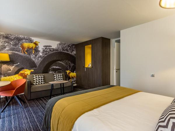 Hotel De Bourbon Grand Hotel Mercure Bourges : photo 3 de la chambre suite double junior avec canapé