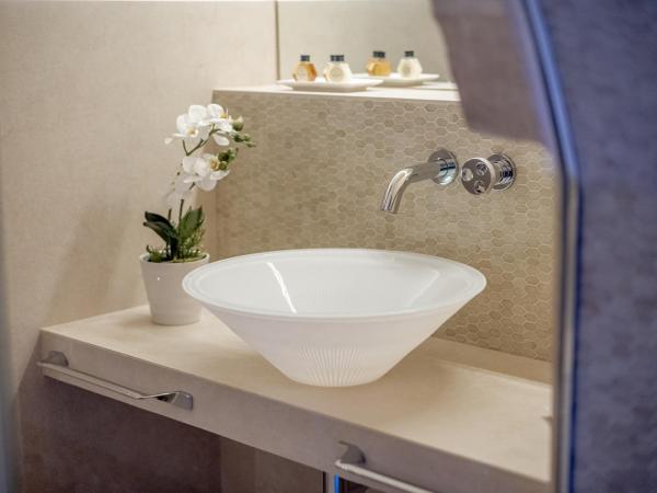 Antica Torre di Iuso : photo 2 de la chambre suite deluxe avec baignoire spa