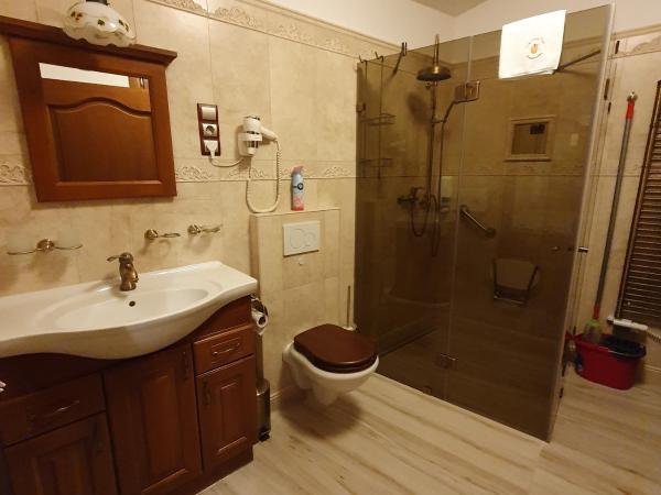 Kulacs Csarda Panzio : photo 1 de la chambre chambre double ou lits jumeaux Économique 