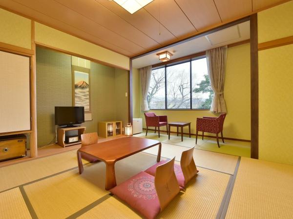 KKR Kyoto Kuniso : photo 1 de la chambre chambre lits jumeaux de style japonais avec salle de bains commune