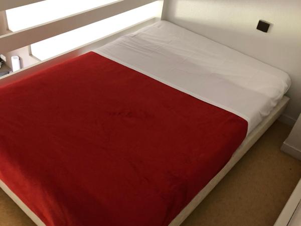 Hotel Cristol : photo 5 de la chambre chambre lits jumeaux avec lit d?appoint - 301