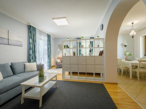 Villa Muzsa Deluxe : photo 5 de la chambre appartement - vue sur lac