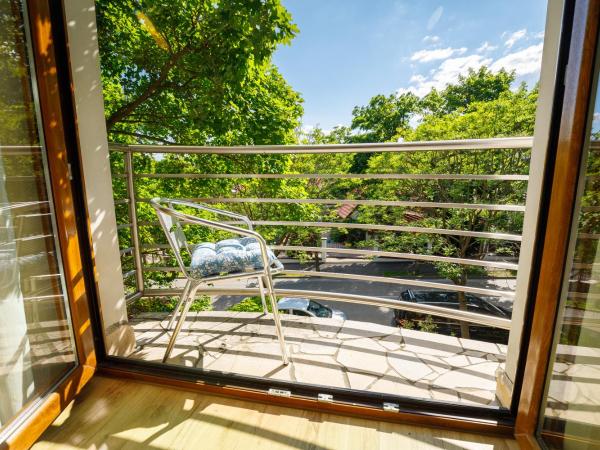 Villa Muzsa Deluxe : photo 9 de la chambre appartement - vue sur lac