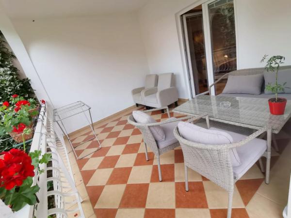 Lovely Family House Robi : photo 5 de la chambre chambre double deluxe avec lit d'appoint