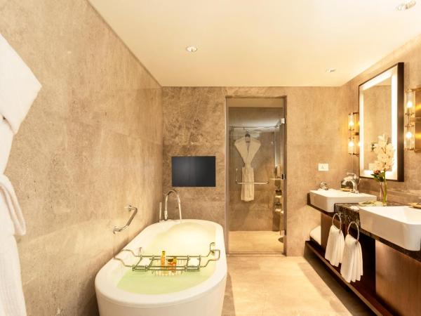 Taj Coromandel : photo 3 de la chambre grande luxury suite with club access & airport pickup