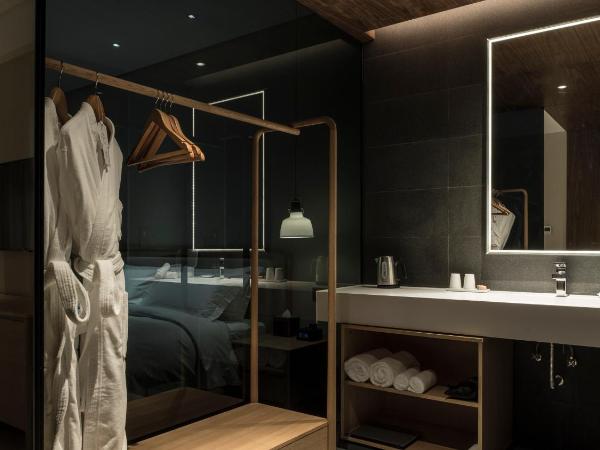 The Nook Hotel Hangzhou - A design hotel, Near subway : photo 2 de la chambre hill view twin room-free minibar and free daily afternoon tea